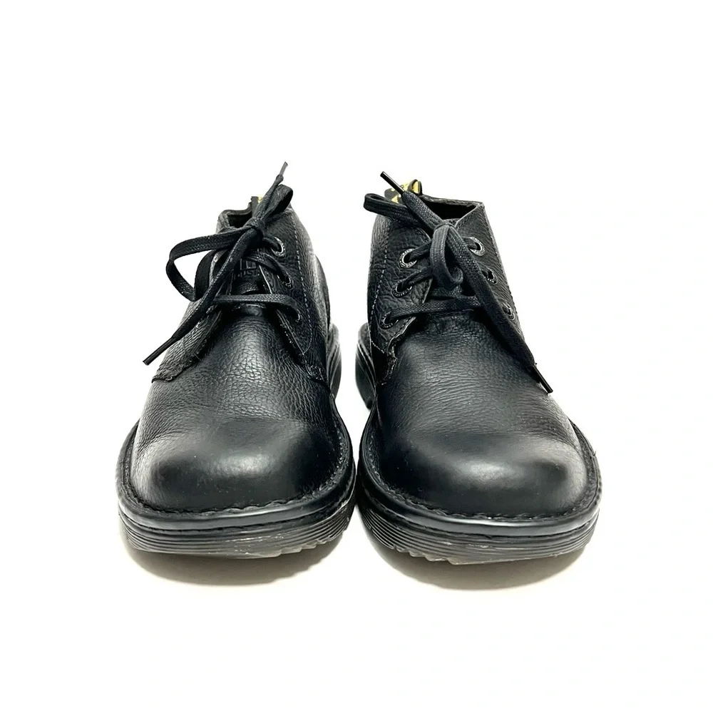 DR. MARTENS | Vintage Y2K black pebble leather 3-eye lace up chukka work boots